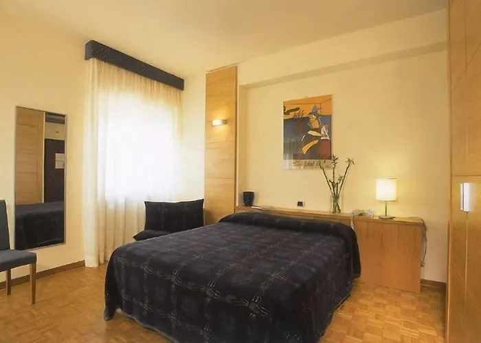 オテル クラーリチ スポレート