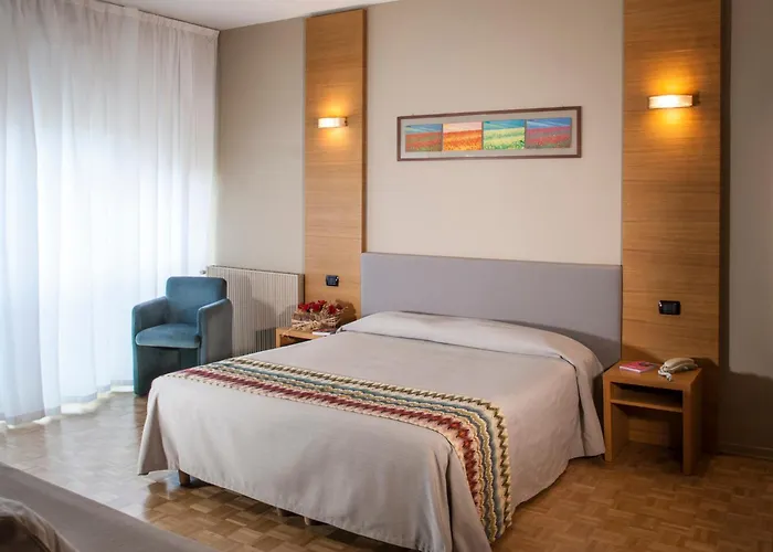 オテル クラーリチ ホテル